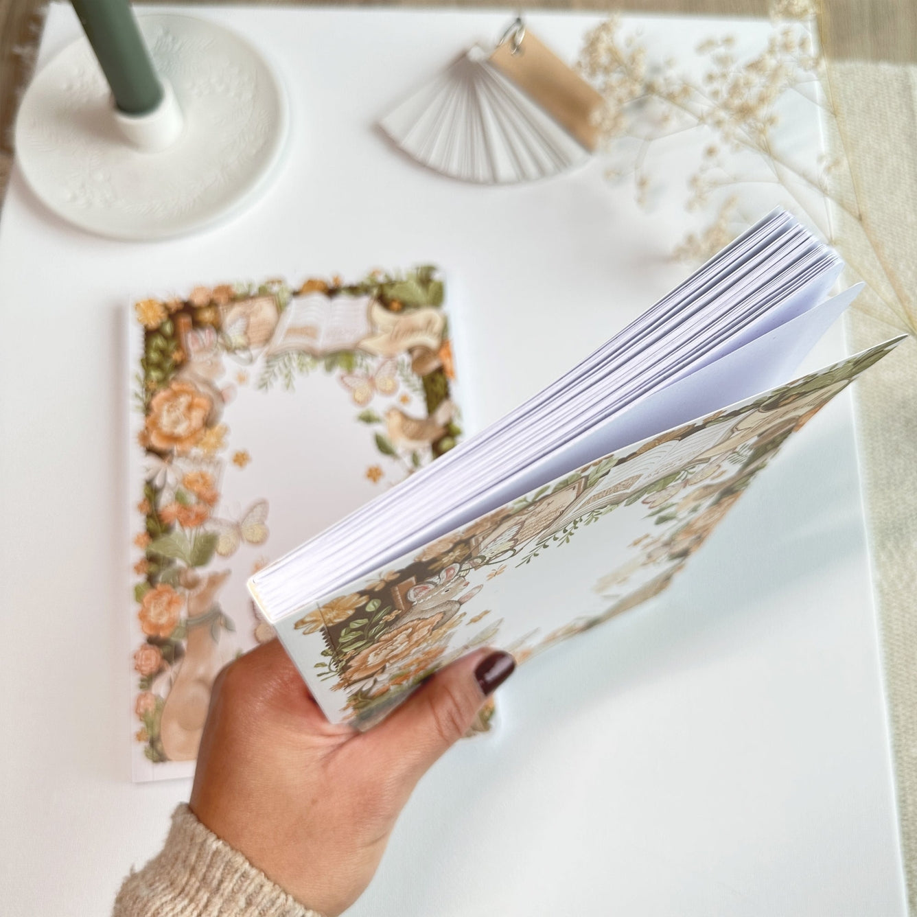 Dot Grid Notitieboek – Natuur geïnspireerd ontwerp + Stickervel