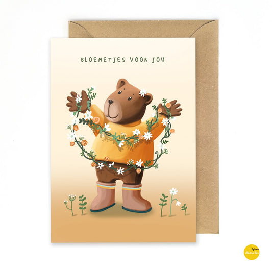 Wenskaart "Bloemetjes voor jou" – Lieve beer met bloemenkrans